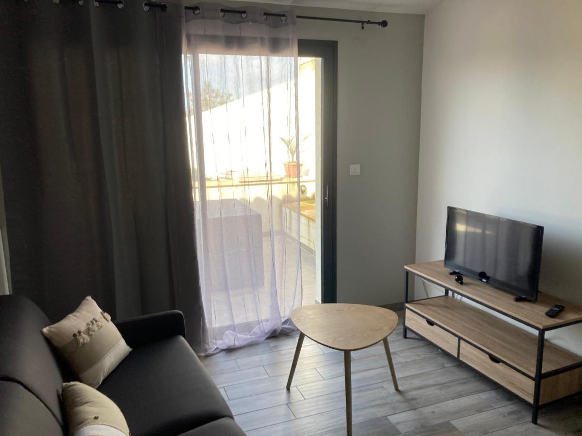 Studio Meuble Du Bourg Puymiclan المظهر الخارجي الصورة